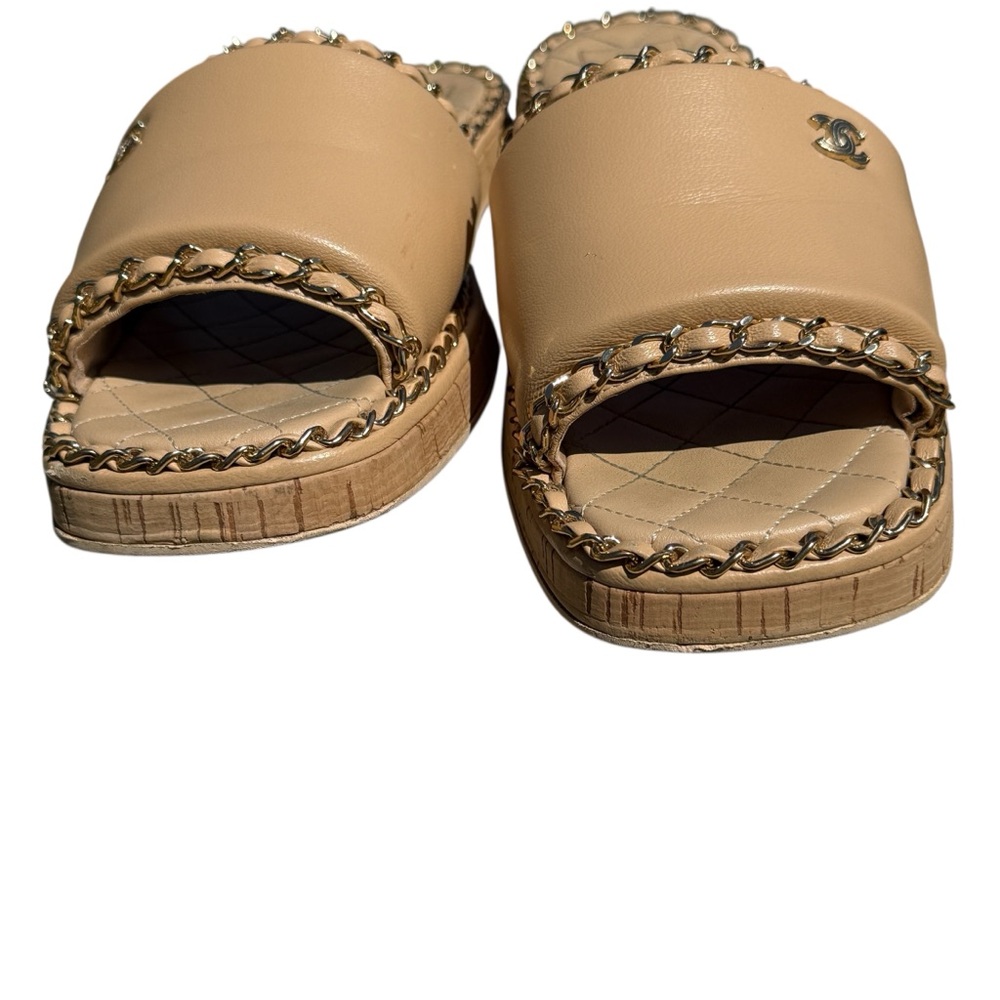 Chanel CC Chain Trim Quilted Slide Sandals Beige Leather Platform Size 41 Italy - Picture 11 of 15